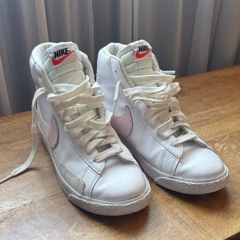 Nike White and Pink High-Tops Blazers Size 6Y or 7.5 Women’s